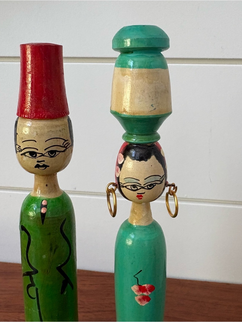 Vintage Egyptian Folk Art Wooden Handmade Painted Decorative Spindle Dolls Pair - Picture 2 of 9